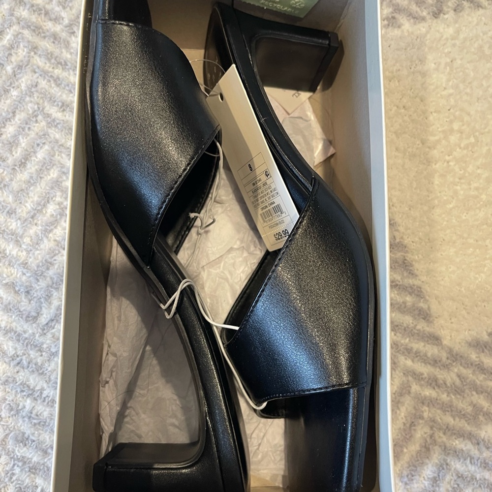 Elegant Black Heeled Sandals